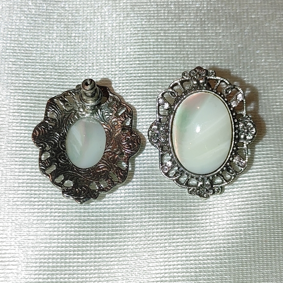 🆓 free with purchase Earrings lot 5 PRICE DROP costume vintage pierced - Picture 6 of 8